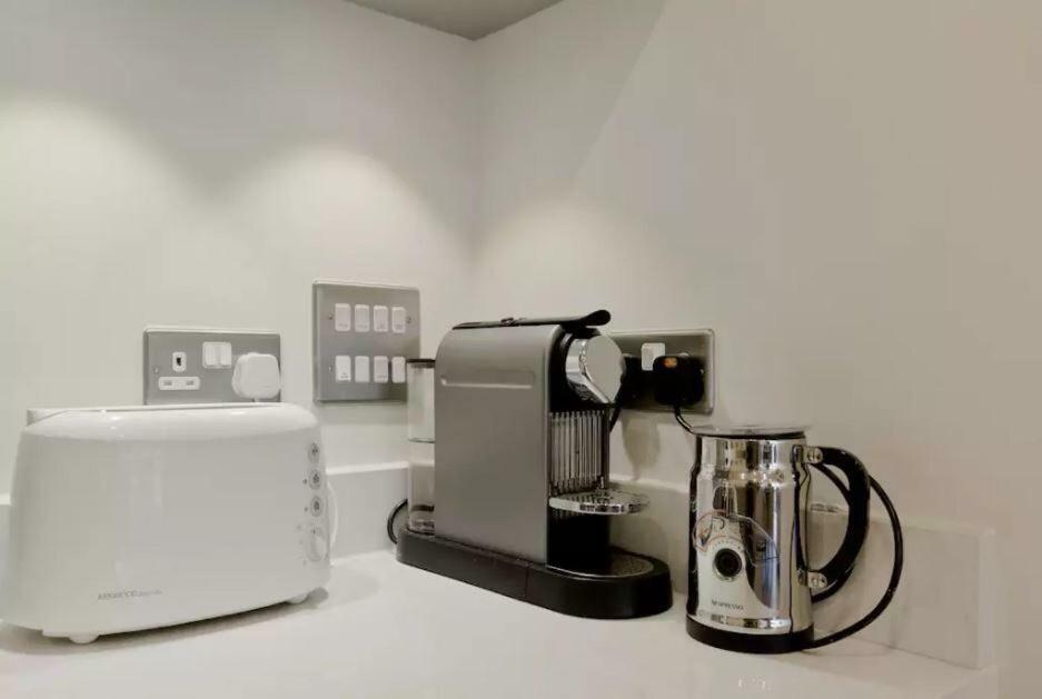 Wyatt Court Apartment Лондон Екстериор снимка