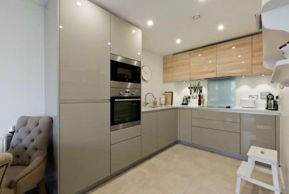 Wyatt Court Apartment Лондон Екстериор снимка