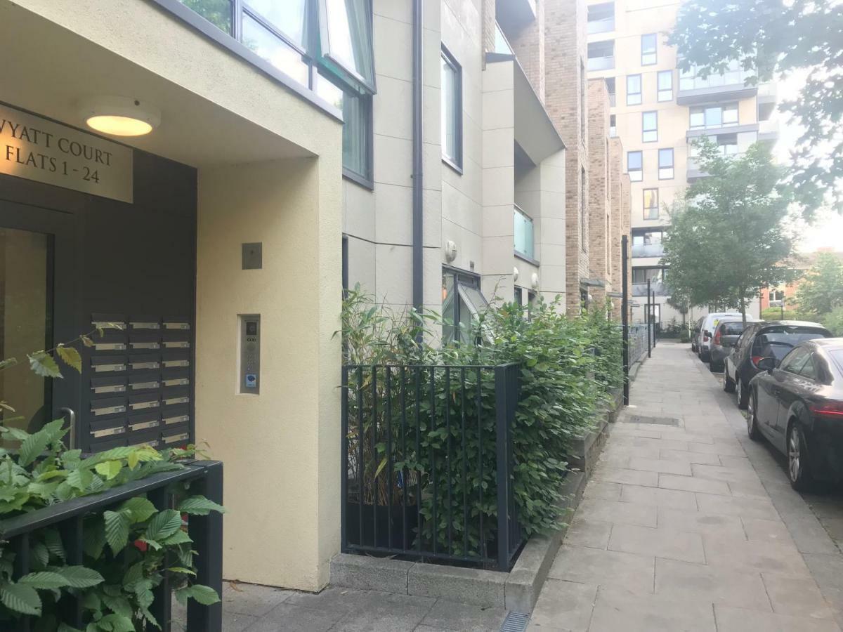 Wyatt Court Apartment Лондон Екстериор снимка